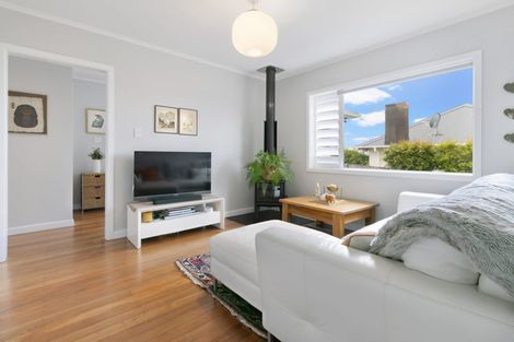 Photo of property in 1/53 Verran Road, Birkenhead, Auckland, 0626