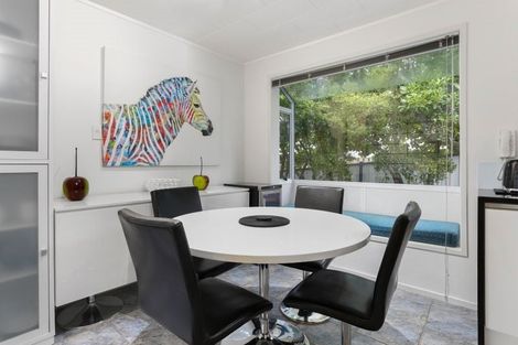 Photo of property in 30 Felgrove Street, Glendene, Auckland, 0602