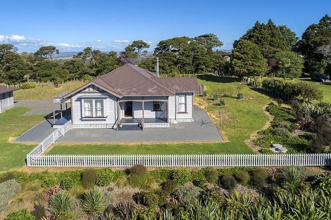 Photo of property in 21 Shine Road, South Head, Helensville, 0874