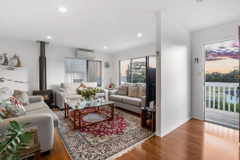 Photo of property in 88b West Harbour Drive, West Harbour, Auckland, 0618