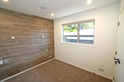 Photo of property in 5 Waterloo Place, Westown, New Plymouth, 4310
