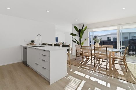 Photo of property in 15 Rehua Way, Papamoa, 3118