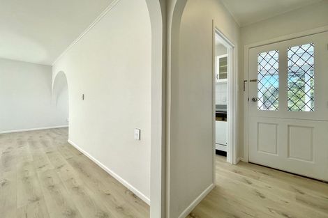 Photo of property in 20 Madison Place, Forrest Hill, Auckland, 0620