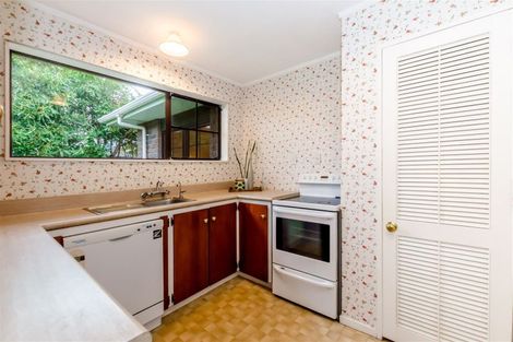 Photo of property in 56a Rewarewa Crescent, Waikanae, 5036