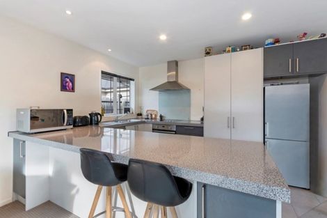 Photo of property in 16a Date Crescent, Aidanfield, Christchurch, 8025