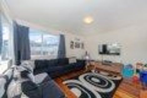 Photo of property in 41 Thornlow Street, Glendene, Auckland, 0602