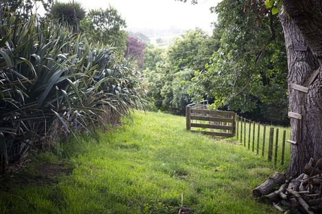 Photo of property in 123b Colombo Road, Waiuku, 2123