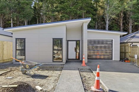 Photo of property in 21 Te Ara O Roimata, Wainuiomata, Lower Hutt, 5014