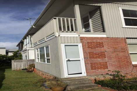 Photo of property in 2/221 Hurstmere Road, Takapuna, Auckland, 0622