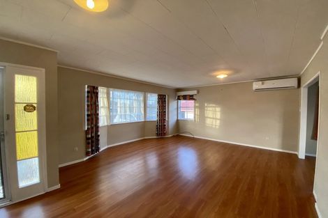 Photo of property in 20 Newland Grove, Henderson, Auckland, 0610