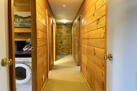 Photo of property in 25 Emlyn Place, Torbay, Auckland, 0630