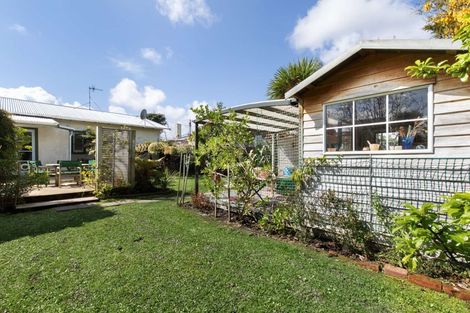 Photo of property in 16 Stark Street, Durie Hill, Whanganui, 4500