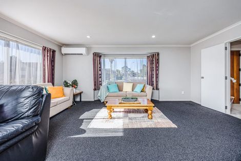 Photo of property in 13 Glenross Drive, Wattle Downs, Auckland, 2103