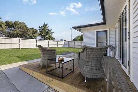 Photo of property in 16 Botany Road, Howick, Auckland, 2010