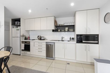 Photo of property in Nouvo Apartments, 2a/21 Rugby Street, Mount Cook, Wellington, 6021