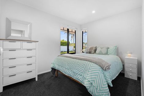 Photo of property in 108 Lakeside Drive, Orewa, 0931