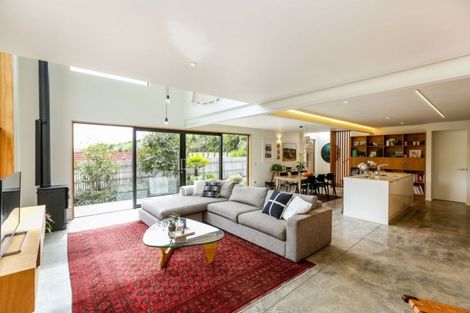 Photo of property in 76 Cutfield Road, New Plymouth, 4310