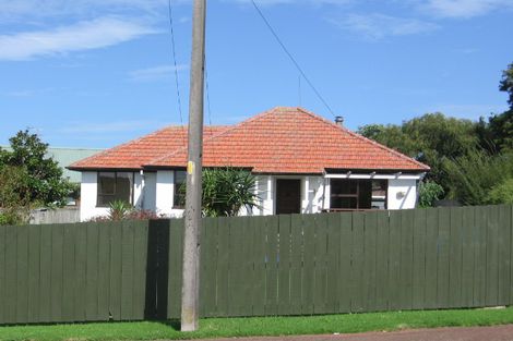 Photo of property in 8 Caen Road, Panmure, Auckland, 1072