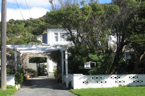 Photo of property in 101 Parkvale Road, Karori, Wellington, 6012