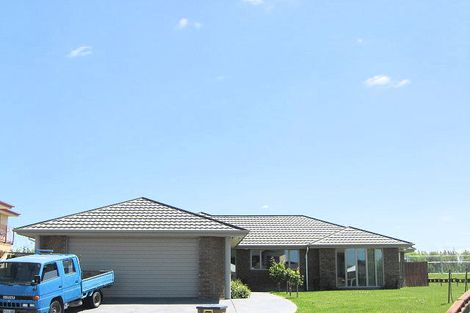 Photo of property in 33 Willowview Drive, Redwood, Christchurch, 8051