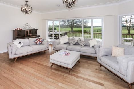 Photo of property in 15 Brian Wood Lane, Karaka, Papakura, 2580