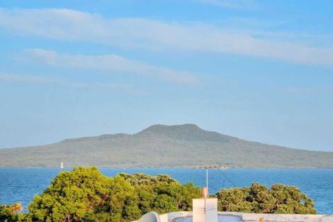 Photo of property in 1/9 Earnoch Avenue, Takapuna, Auckland, 0622