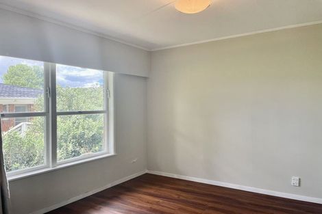 Photo of property in 2/59 Ayton Drive, Totara Vale, Auckland, 0629