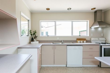 Photo of property in 7a Weathers Place, Taradale, Napier, 4112