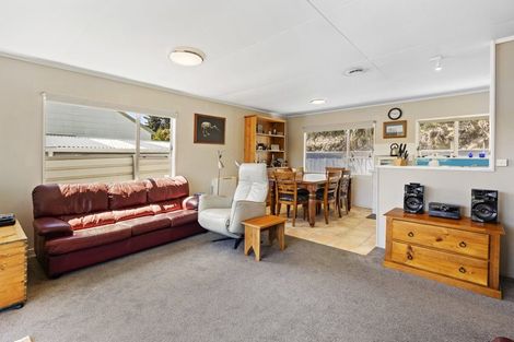 Photo of property in 7 Takanini Grove, Stokes Valley, Lower Hutt, 5019