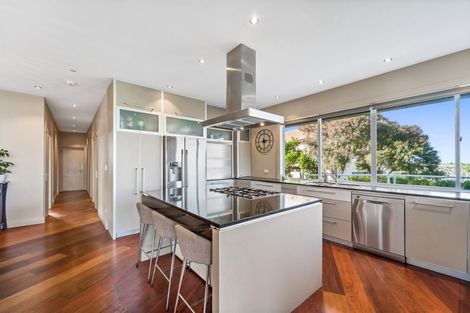 Photo of property in 139 Roberts Road, Matakatia, Whangaparaoa, 0930