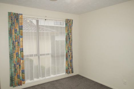 Photo of property in 32 Cowes Street, Avondale, Christchurch, 8061