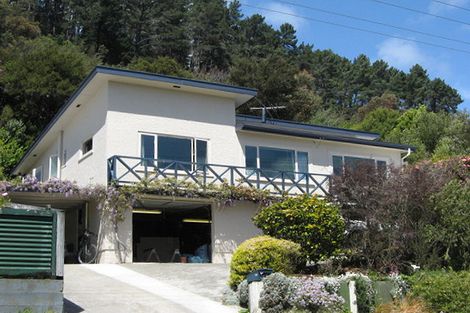 Photo of property in 21 Milton Terrace, Picton, 7220