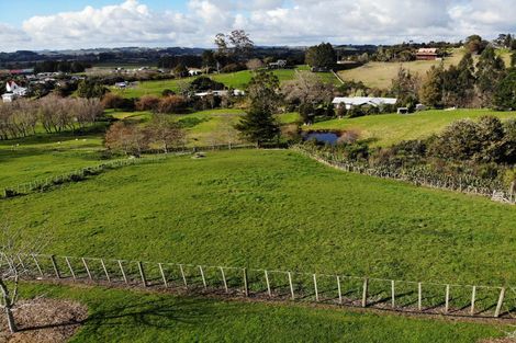 Photo of property in 33 Osbaldiston Lane, Kaukapakapa, 0873
