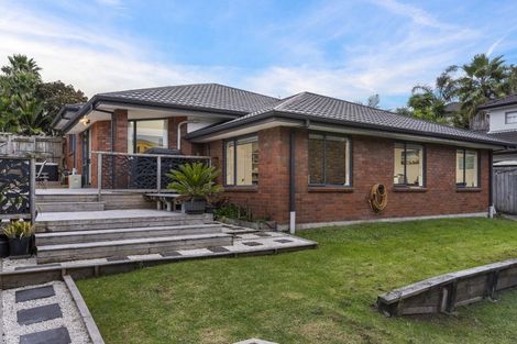 Photo of property in 19 William Gamble Drive, Greenhithe, Auckland, 0632