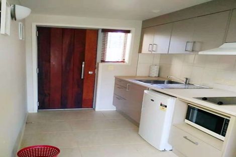 Photo of property in 31 Mcmillan Place, Mellons Bay, Auckland, 2014