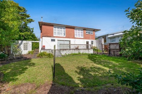 Photo of property in 38 Sunset Road, Unsworth Heights, Auckland, 0632