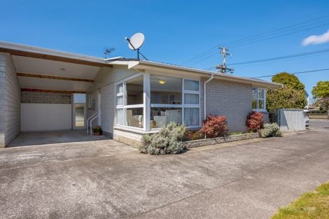 Photo of property in 16 Whites Line West, Woburn, Lower Hutt, 5010