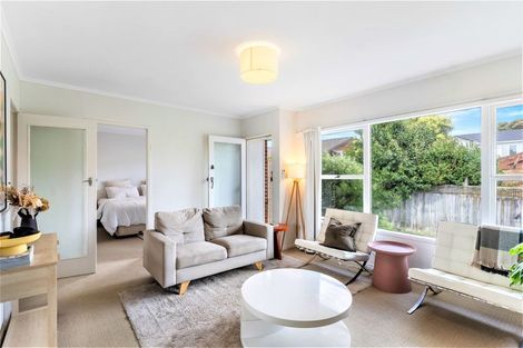 Photo of property in 2/24 Inverness Road, Browns Bay, Auckland, 0630