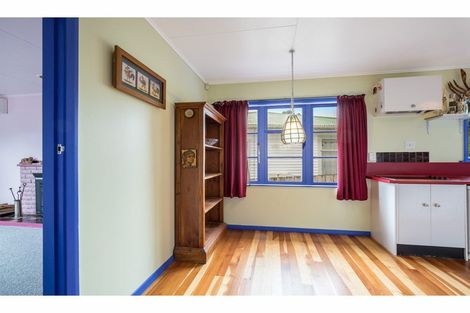 Photo of property in 27 Amundsen Grove, Stokes Valley, Lower Hutt, 5019