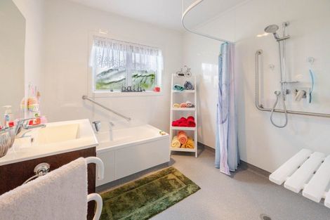 Photo of property in 1 Shanly Street, Waipawa, 4210