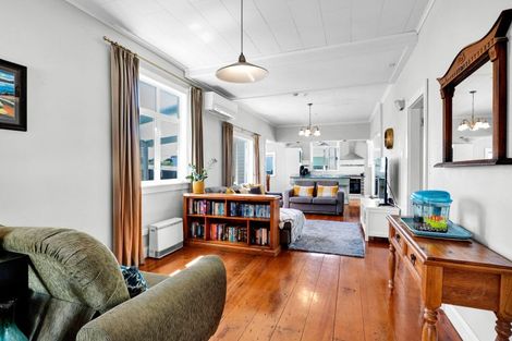 Photo of property in 23 Belt Road, Moturoa, New Plymouth, 4310