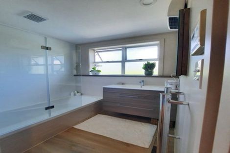 Photo of property in 12 Mangaroa Hill Road, Maoribank, Upper Hutt, 5018