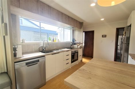 Photo of property in 32 Widmore Drive, Massey, Auckland, 0614