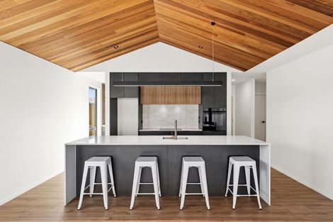 Photo of property in 32 Gillespie Street, Lake Hawea, 9382