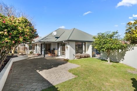 Photo of property in 8 Claverley Gardens, Avonhead, Christchurch, 8042