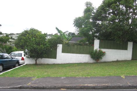 Photo of property in 2/15 Lancelot Place, Glenfield, Auckland, 0629