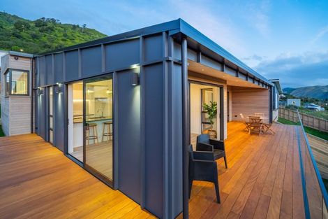 Photo of property in 92 Kotare Street, Waikanae, 5036