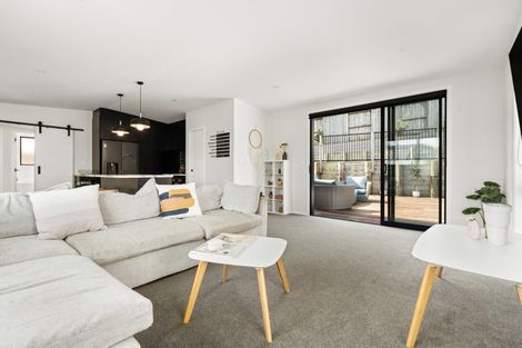 Photo of property in 17 Whakaturou Crescent, Pyes Pa, Tauranga, 3112