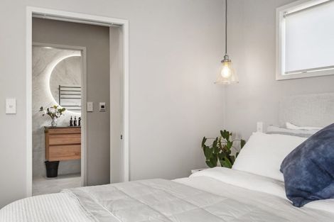 Photo of property in 24 Muritai Road, Milford, Auckland, 0620