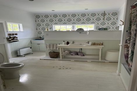 Photo of property in 47 Roland Road, Greenhithe, Auckland, 0632